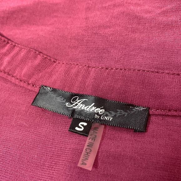 Andree by Unit embroidered floral tunic top shark bite hem blouse sz S - Picture 3 of 5